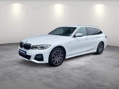 Gebraucht BMW 330e M Sport 184 PS (135 kW) 2020 Alpinweiss Kombi