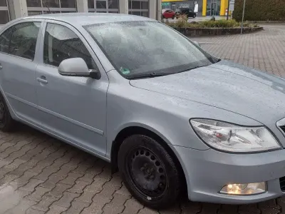 Gebraucht Skoda Octavia Ambiente 122 PS (89 kW) 2010 Blau Limousine