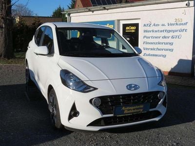 Gebraucht Hyundai i10 Trend 67 PS (49 kW) 2022 Weiß Kleinwagen