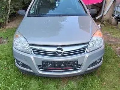 Gebraucht Opel Astra Edition 116 PS (85 kW) 2008 Grau Limousine