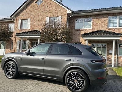 Gebraucht Porsche Cayenne 470 PS (345 kW) 2023 Grau SUV