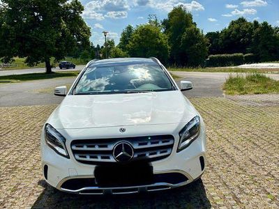 Gebraucht Mercedes GLA180 Urban 122 PS (89 kW) 2019 Weiß SUV