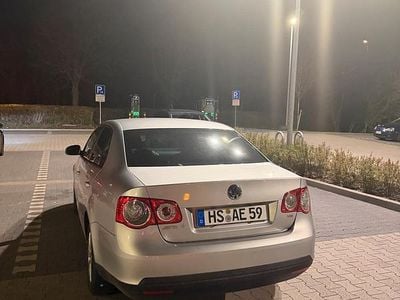 Gebraucht VW Jetta 122 PS (89 kW) 2011 Silber Limousine