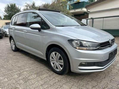 Gebraucht VW Touran 116 PS (85 kW) 2019 Silber Van / Kleinbus