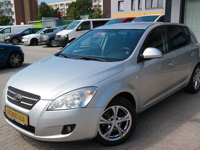 Gebraucht Kia Ceed 109 PS (80 kW) 2007 Silber Kleinwagen