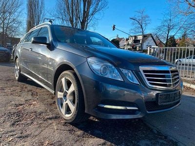 Grau Gebraucht 2011 Mercedes E350 Kombi | 5.900 € (Etwas zu teuer)