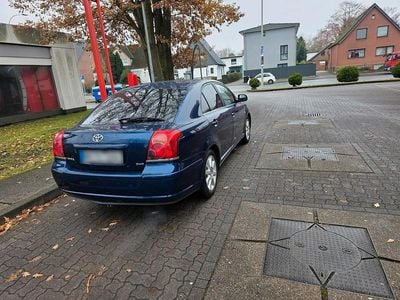 Second-hand Toyota Avensis 145 CP (106 kW) 2005 Albastru Berlinǎ