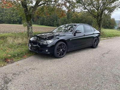 Gebraucht BMW 118 Sport Line 136 PS (100 kW) 2017 Schwarz Kleinwagen