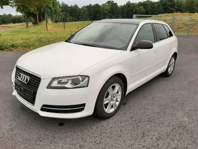 Gebraucht Audi A3 Attraction 105 PS (77 kW) 2012 Weiß Kleinwagen