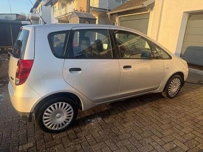 Silber Gebraucht 2010 Mitsubishi Colt Invite Van / Kleinbus | 5.300 € (Etwas zu teuer)