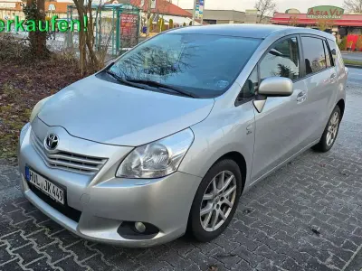 Usata Toyota Verso Life 177 CV (130 kW) 2009 Argento Monovolume