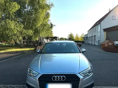 Gebraucht Audi A3 116 PS (85 kW) 2019 Silber Limousine
