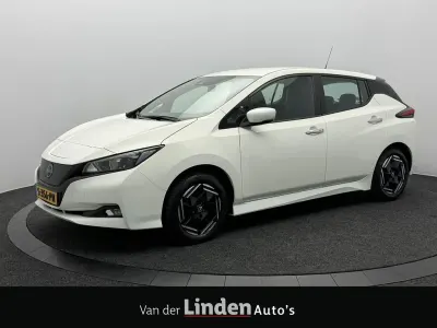 Gebraucht Nissan Leaf Acenta 110 kW (150 PS) 2023 Weiß Kleinwagen