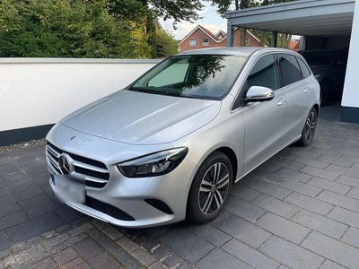 Mercedes B200