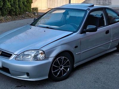 Usata Honda Civic 156 CV (114 kW) 2000 Argento Coupé