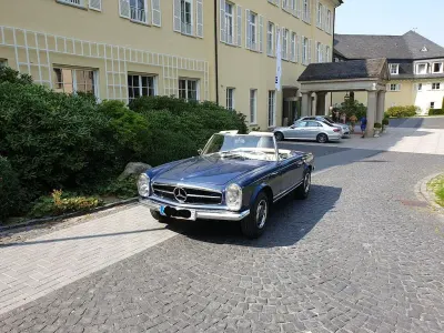 Gebraucht Mercedes 230 150 PS (110 kW) 1965 Blau Cabrio
