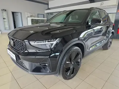 Używany Volvo XC40 Plus 163 KM (119 kW) 2025 Czarny SUV