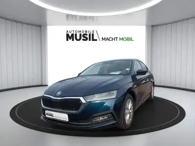 Gebraucht Skoda Octavia Comfort 204 PS (150 kW) 2022 Lavablau metallic Limousine