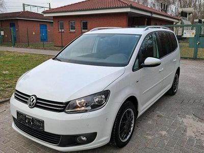 Weiß Gebraucht 2014 VW Touran Cup Van / Kleinbus | 3.999 € (Guter Preis)