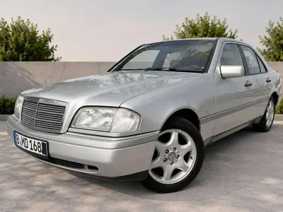 Gebraucht Mercedes C200 136 PS (100 kW) 1996 Silber Limousine
