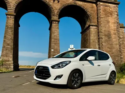 Gebraucht Hyundai ix20 125 PS (91 kW) 2016 Weiß Kleinwagen