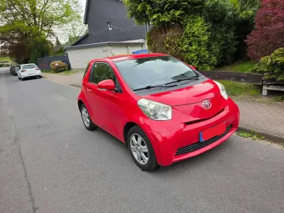 Brugt Toyota iQ 68 HK (50 kW) 2009 Rød Hatchback