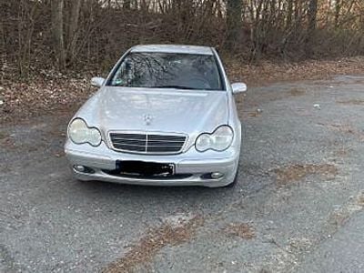 Mercedes C200