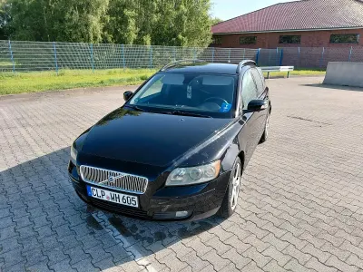 Usado Volvo V50 140 CV (102 kW) 2006 Negro Familiar