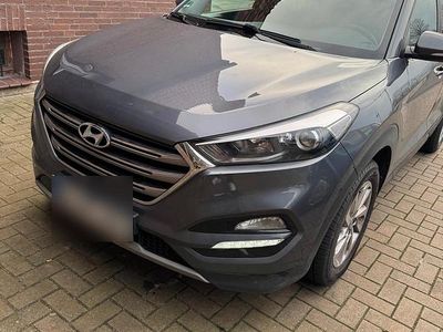 Gebraucht Hyundai Tucson 136 PS (100 kW) 2017 Grau SUV