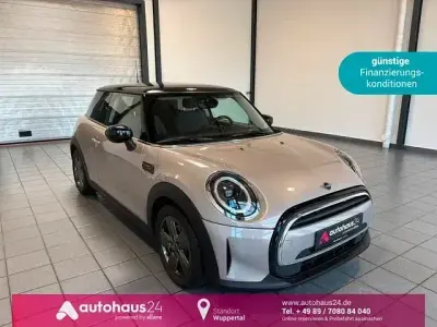 Gebraucht Mini Cooper Classic 136 PS (100 kW) 2021 Grau Kleinwagen