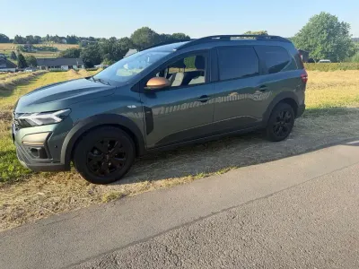 Gebraucht Dacia Jogger 110 PS (80 kW) 2024 Grün Van / Kleinbus