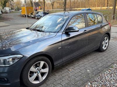 Gebraucht BMW 118 Sport Line 136 PS (100 kW) 2018 Grau Kleinwagen
