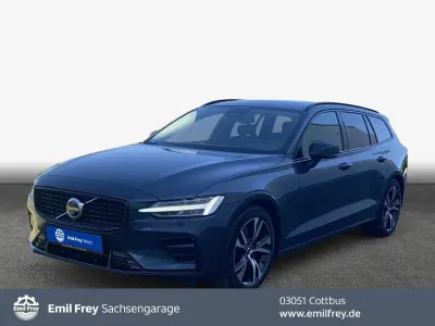 Gebraucht Volvo V60 Plus 197 PS (144 kW) 2025 Denim blaumetallic Kombi