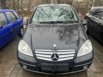 Gebraucht Mercedes A180 Avantgarde 108 PS (79 kW) 2010 Schwarz Kleinwagen