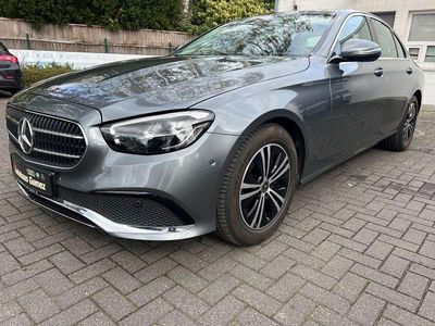 Gebraucht Mercedes E200 Avantgarde 211 PS (155 kW) 2023 Selenitgrau (metallic) Limousine