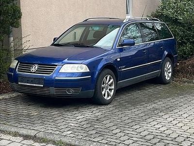 Second-hand VW Passat Highline 131 CP (96 kW) 2001 Albastru Break