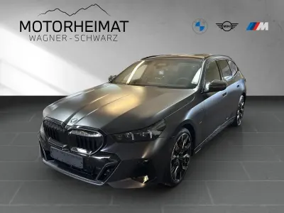 Neu BMW 550e Sport Line 489 PS (359 kW) 2026 Bmw individual frozen deep gre Kombi