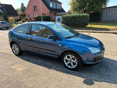 Gebraucht Ford Focus 80 PS (58 kW) 2005 Blau Kleinwagen