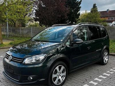 Second-hand VW Touran Cross 2012 Verde Monovolum