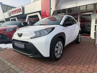 Gebraucht Toyota Aygo X X-play 72 PS (52 kW) 2024 Schneeweiß SUV