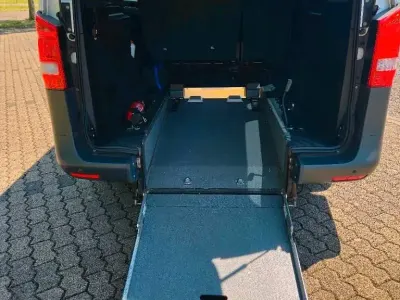 Gebraucht Mercedes Vito 114 PS (83 kW) 2015 Silber Van