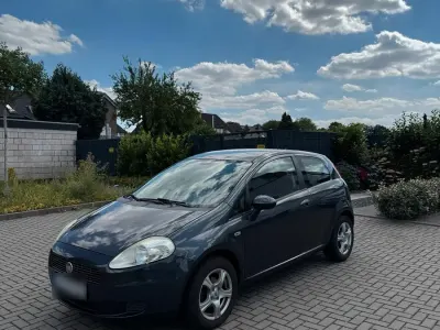 Gebraucht Fiat Punto 78 PS (57 kW) 2009 Grau Kleinwagen