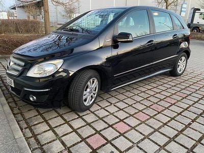 Gebraucht Mercedes B180 116 PS (85 kW) 2011 Schwarz Van / Kleinbus