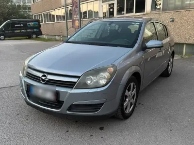Gebraucht Opel Astra 105 PS (77 kW) 2004 Blau Limousine