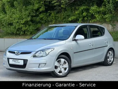Gebraucht Hyundai i30 126 PS (92 kW) 2010 Silber Limousine