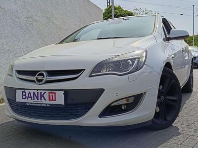 Usata Opel Astra Innovation 179 CV (131 kW) 2013 Bianco Berlina