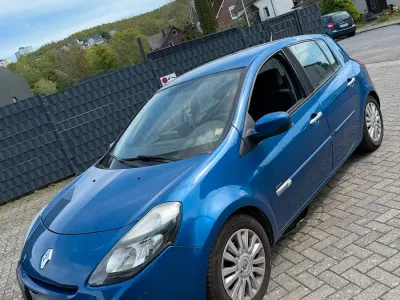 Brugt Renault Clio II 105 HK (77 kW) 2011 Blå Sedan