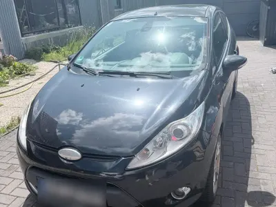 Gebraucht Ford Fiesta 90 PS (66 kW) 2009 Schwarz Kleinwagen