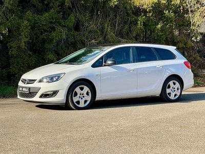 Gebraucht Opel Astra Selection 116 PS (85 kW) 2015 Weiß Kombi