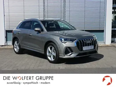Gebraucht Audi Q3 S-Line 245 PS (180 kW) 2022 Karatbeige metallic individuallackierungen audi exclusive SUV